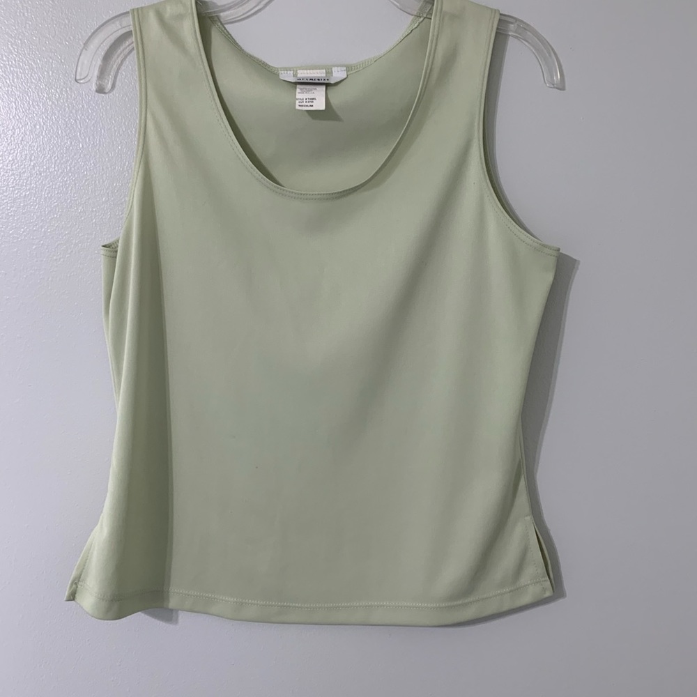 Mesmerize Tank Top Light Green Medium